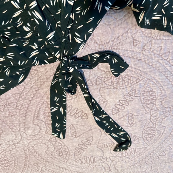 Muse Petite XLP jumper, black with pink & tan pattern. - Picture 15 of 16